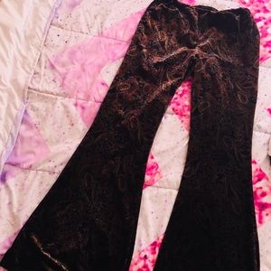 Soft bell bottom booty pants! 👌🏼✨